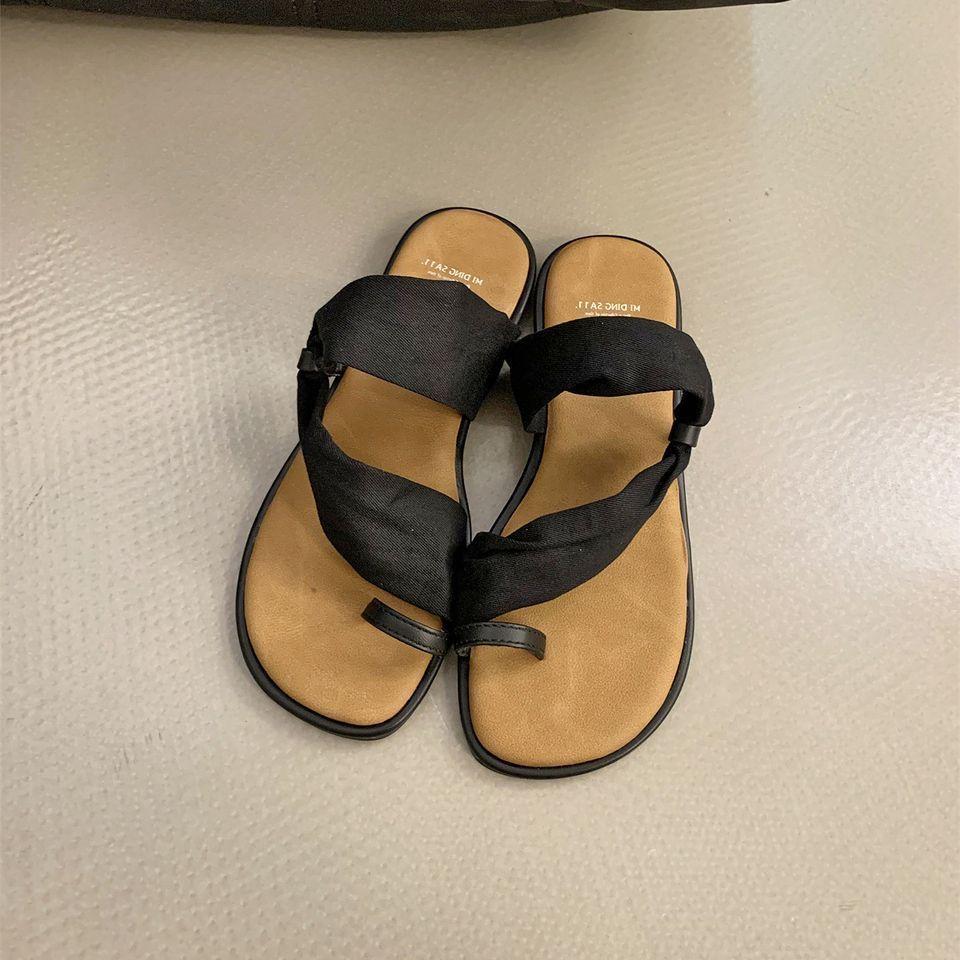 

Set of toe slippers summer wear 2025 leopard print flat bottom Thai beach vacation super versatile foreign style pinch foot cool slippers 35