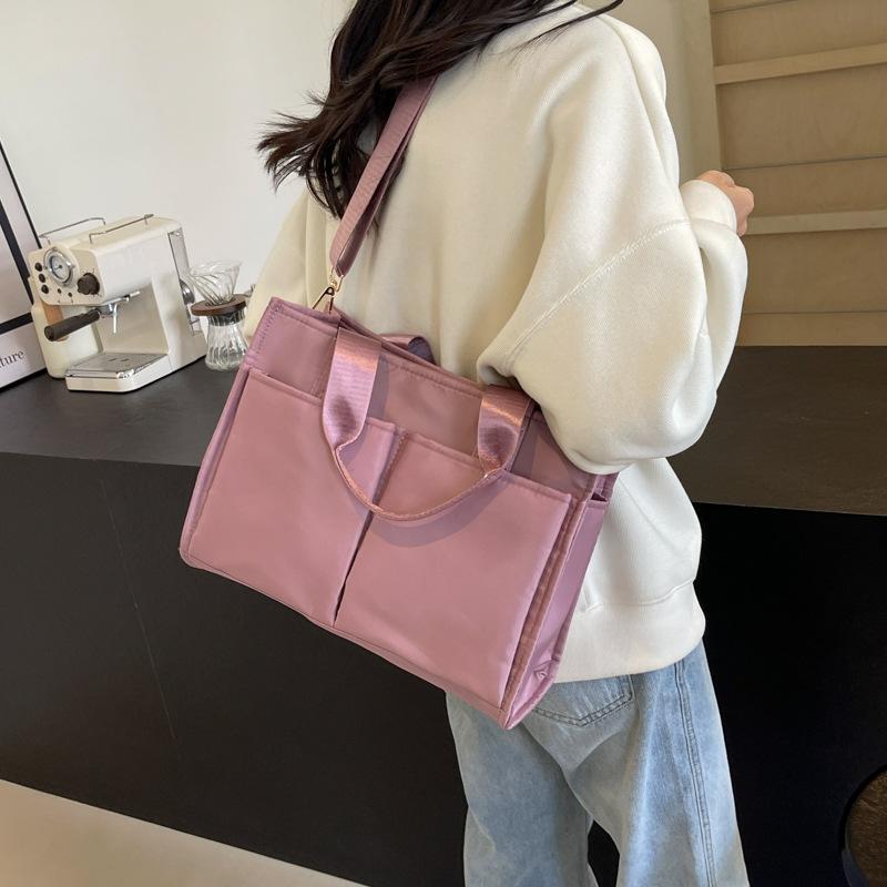 

Casual bag women s 2025 new fashion popular shoulder bag large capacity tote bag super fire crossbody handbag чорний