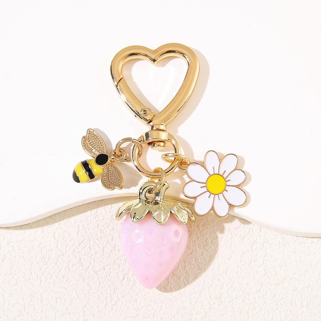 Fashion Alloy Keychain Pendant with Heart Shaped Clasp Strawberry Bee Daisy Charm Key Ring for Bags Accessories