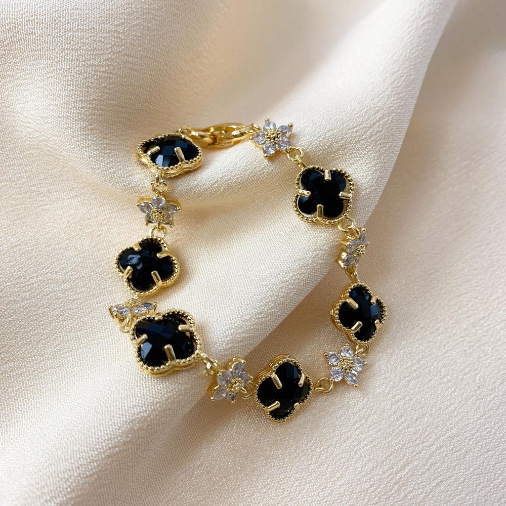 Armband verliert nicht die Farbe weibliches vierblättriges Kleeblatt neuer Zirkonia-Handschmuck leichtes luxuriöses doppelseitiges einfaches High-Level-Gefühlsarmband