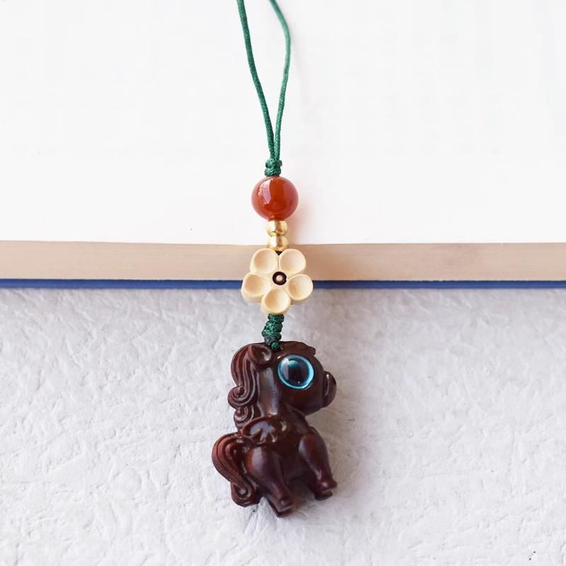 Zodiac Horse Green Sandalwood Keychain: Cute Pony Phone Charm & Backpack Pendant