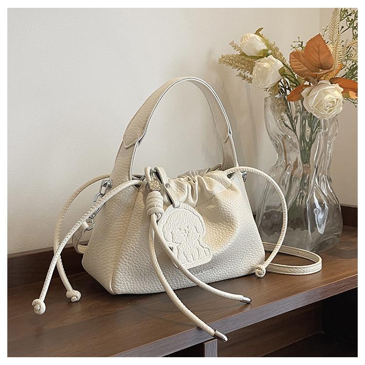 

Сумка через плечо нишевый дизайн женская сумка 2025 лето новая мода плиссированная сумка-ведро