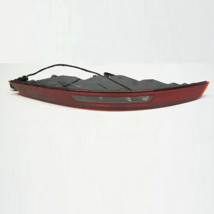 

Porsche Macan 95B Rear Bumper Reflector 95B945725J/95B945726J Model 2