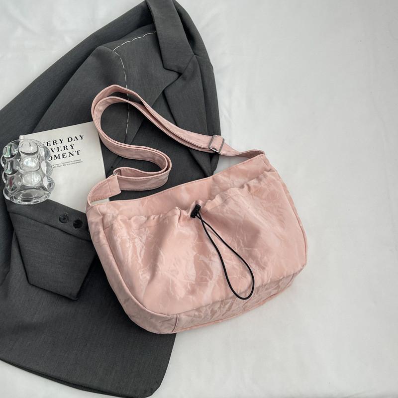 Stylish And Modern Canvas Tote Bag For Women With Large Capacity Perfect For Daily Use