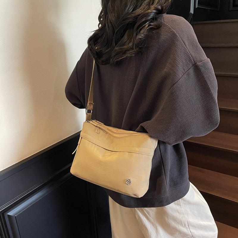 Crossbody bag women's casual large-capacity shoulder bag commuting versatile nylon women's bag lightweight travel small satchel