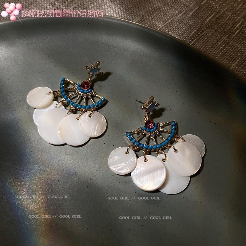 Korean silver needle shell disc geometric earrings French retro temperament trend stud earrings fashion temperament earrings