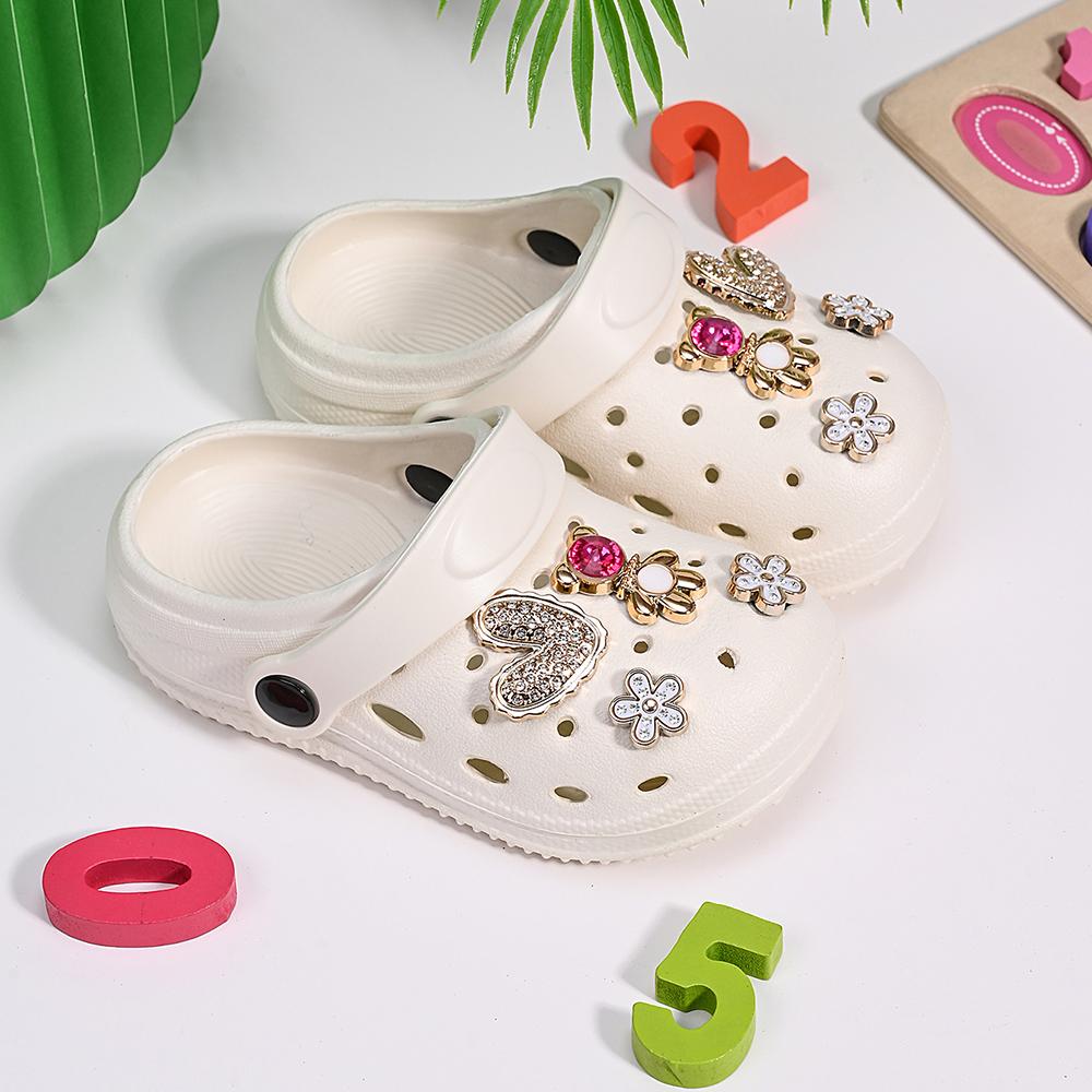 

New Children Slippers Cartoon Silver Bear Heart Flower Eva Shoes Fashionable Soft-Soled Non-Slip Sandals Beech Shoes 23