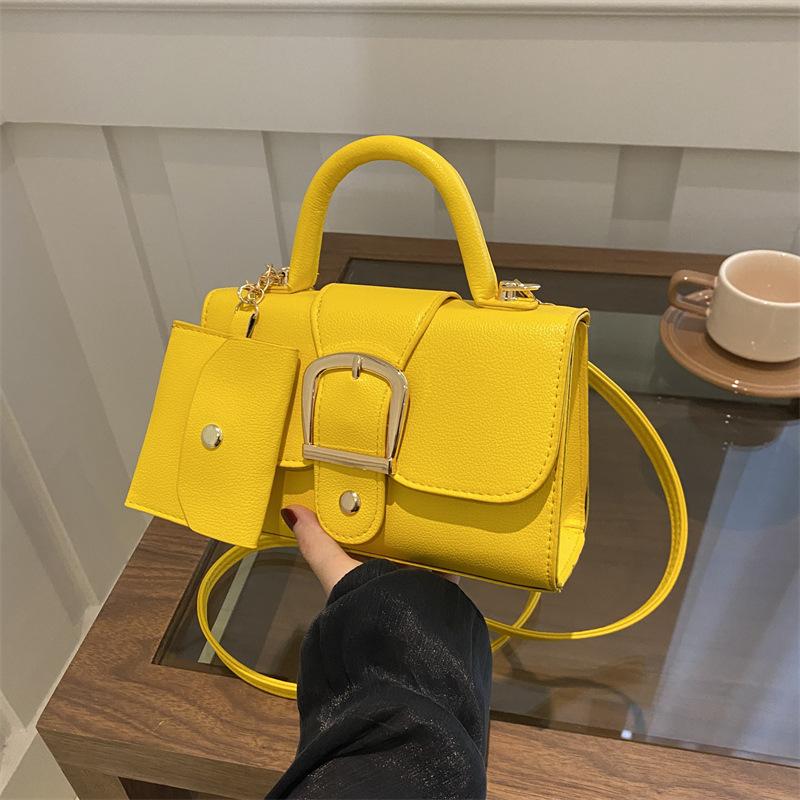 

Конфетный цвет 2025 осень новая простая ретро-тренд зарубежный стиль кроссбоди плечевая портативная маленькая квадратная сумка женщина жёлтый