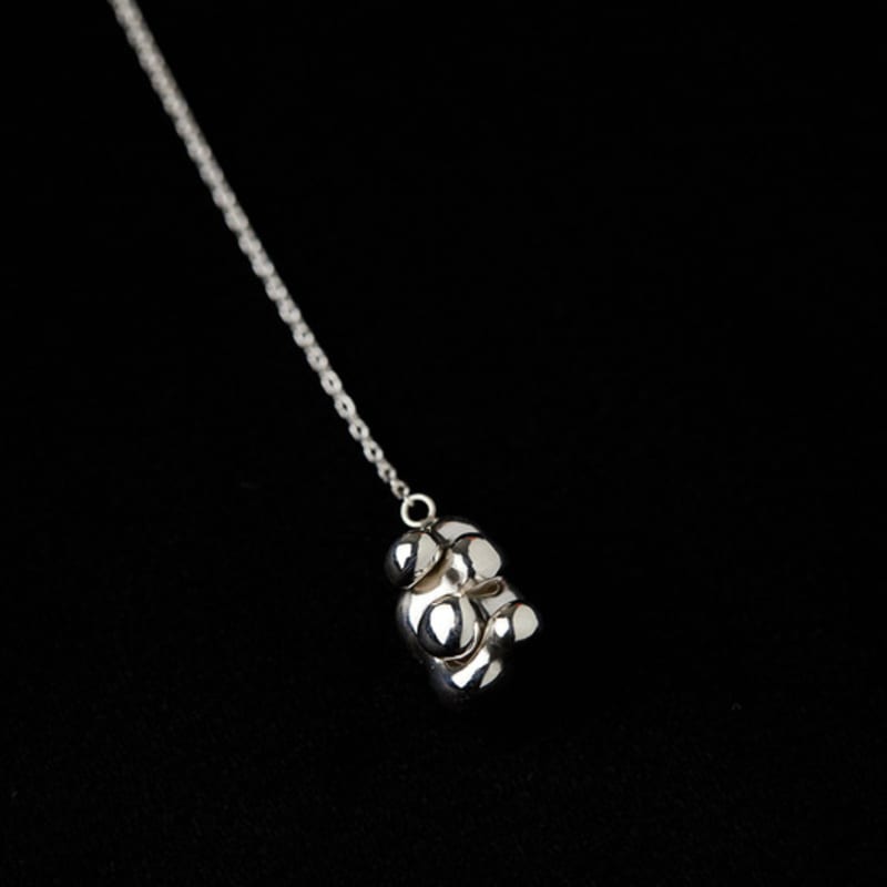 onill 05-12 Embrace (Earring)