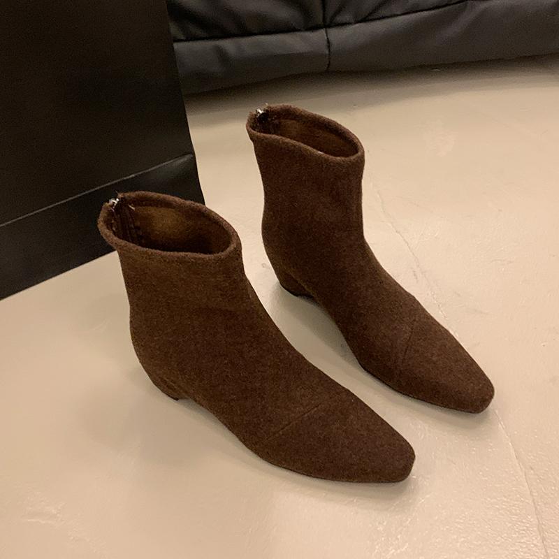 

2026 Новые женские полусапожки на среднем каблуке из замши, зимняя модная обувь на толстой подошве для женщин, элегантная обувь, зимние челси, короткие ботинки для женщин 40 коричневый