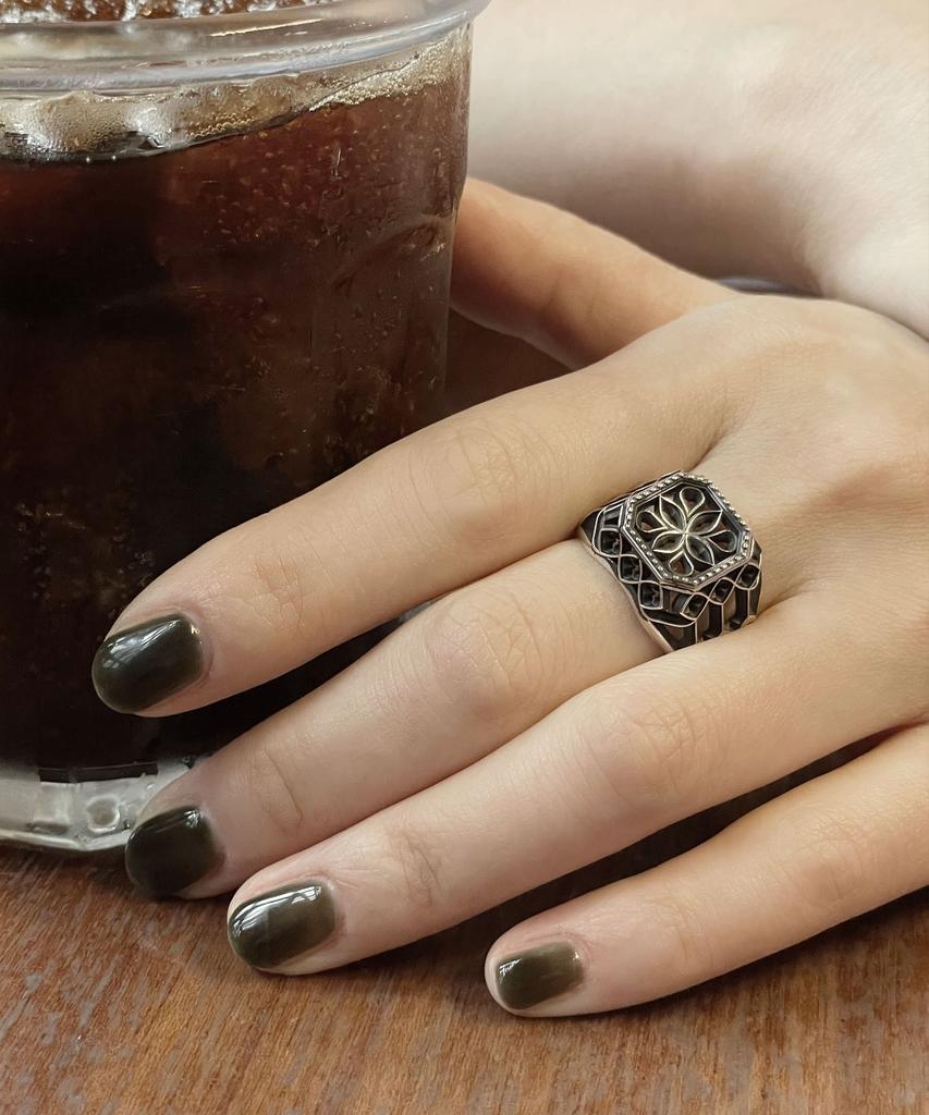 Vivus Ventana Diamant Bold Sealing Antique Silver Ring (Type B)