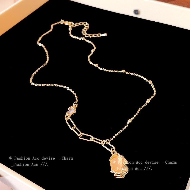 

Elegant Retro Tiger Eye Irregular Clavicle Necklace - Light Luxury Fashion