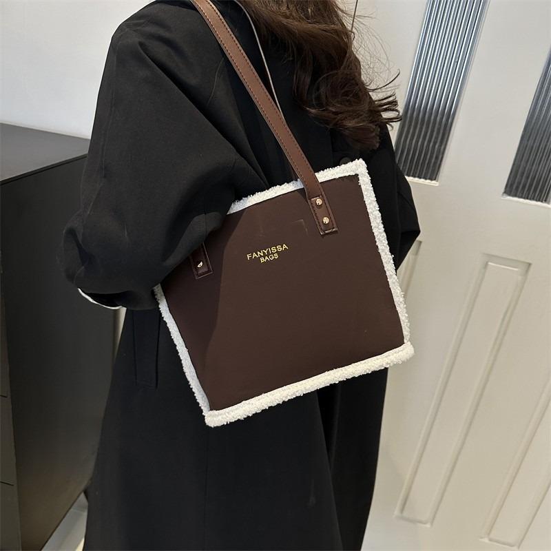 Winter contrasting color matte plush bag women's new trendy portable bucket bag personalized shoulder vegetable basket bag