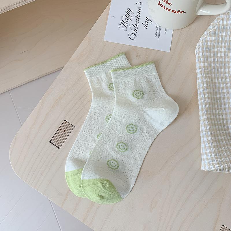 Women's Spring and Summer Thin Sweat-absorbing and Breathable Bamboo Cotton Edge Boat Socks Boneless Short Socks Versatile Women's Socks