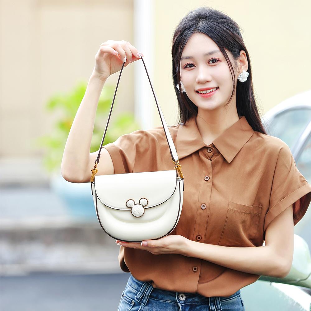 New Disney Mickey Series PU Crossbody Bag, Shoulder Bag, Portable Shoulder Bag, Handbag Trumpets Women's White BMK-71601W