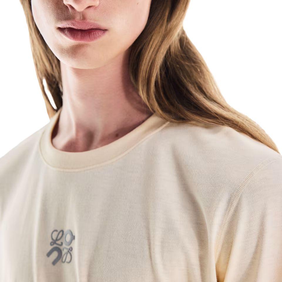 Auf x LOEWE Active SS25 T-Shirt Unisex Beige Gelb 1UF10431951