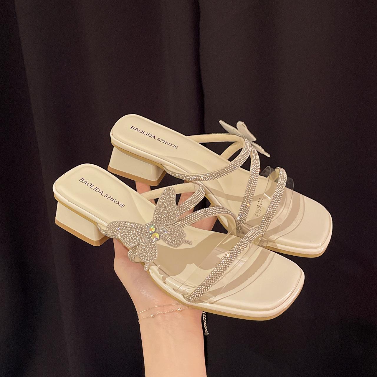 

Beautiful crystal thick heel slippers female summer wear 2025 new fashion fairy wind butterfly rhinestone two wear cool slippers 40