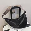 2025 New Bag Niche Design Women's Bag High-end Sense Light Luxury Underarm Bag Moon Tooth Bag Commuter Messenger Dumpling Bag