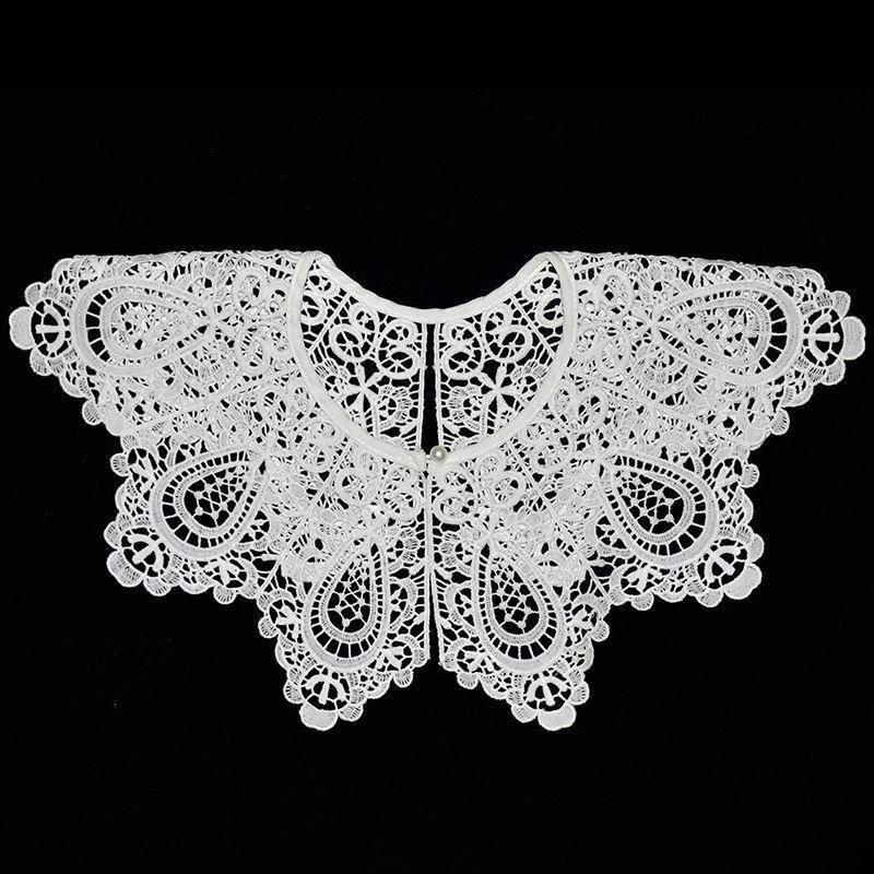 White Retro Hanfu Cloud Shoulder Shawl with Lace Trim & Embroidery for Women
