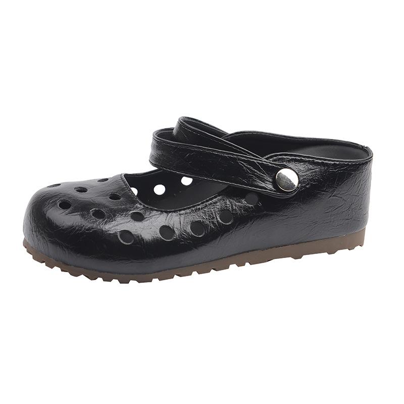 Internetová celebrita černá vnitřní zvýšená taška hlava ploché dno otvor pantofle dámské letní nošení 2025 nové retro Birkencool pantofle