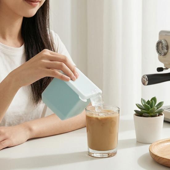 Grand Bac à Glaçons Carrés avec Couvercle Moule en Silicone de Qualité Alimentaire pour Congélateur Démoulage Facile Empilable Machine à Glaçons Essentiel pour Bar à Domicile