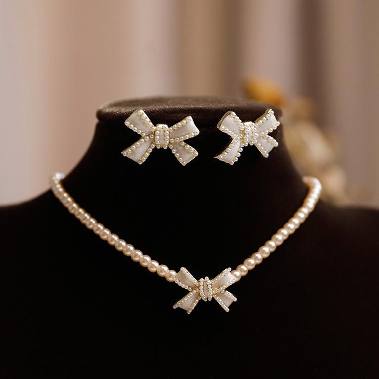 Exquistie Pearl Bow Luxury Necklace For Women Elegant Vintage Fashion Jewelry Bowknot Lady High Quality Necklaces Choker Chain