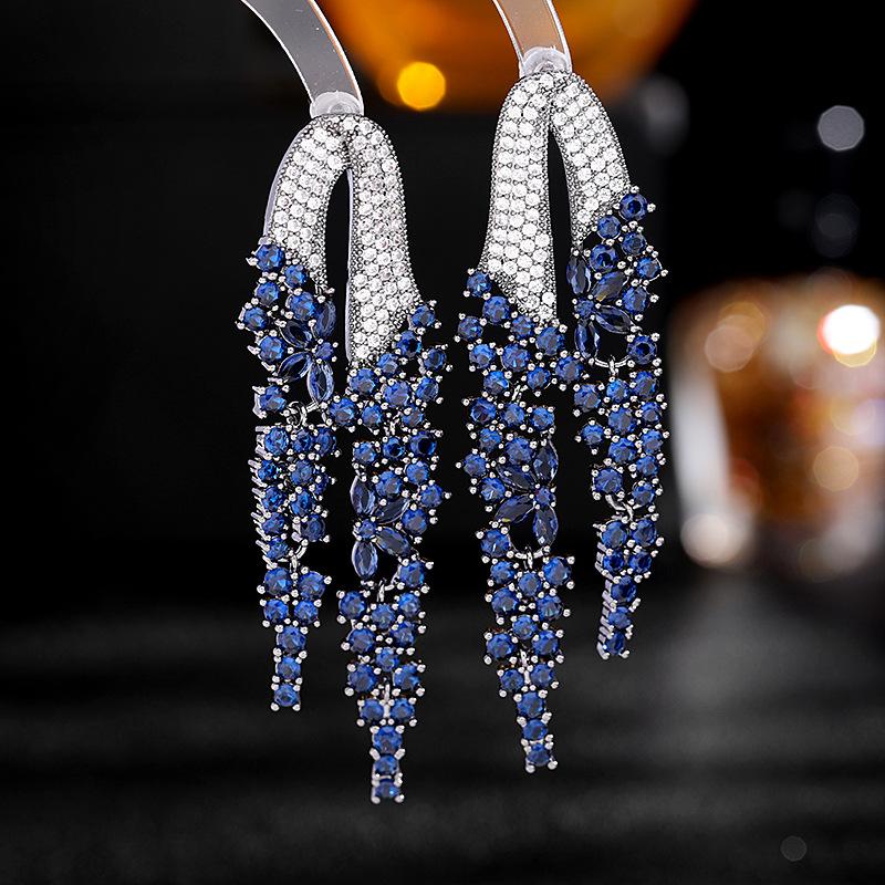 SUYU Retro Palace Attire Exaggerates Atmospheric Earrings Elegant Temperament, Dinner Dress Paired With Long Earrings