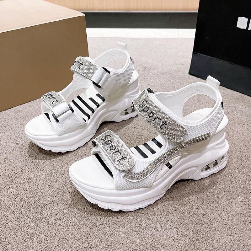 

Muffin platform Roman sandals female 2025 large size new fairy wind slope heel sports sandals spot 42 белый