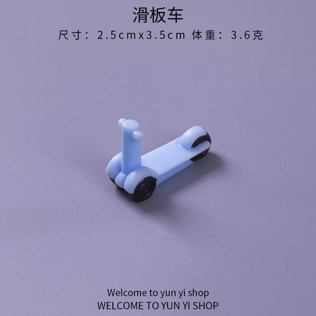 Cartoon Animal Miniature Ornament DIY Decorative Accessory for Desktop Car Dashboard and Home Office Display 3cm x 2cm Resin Figurine
