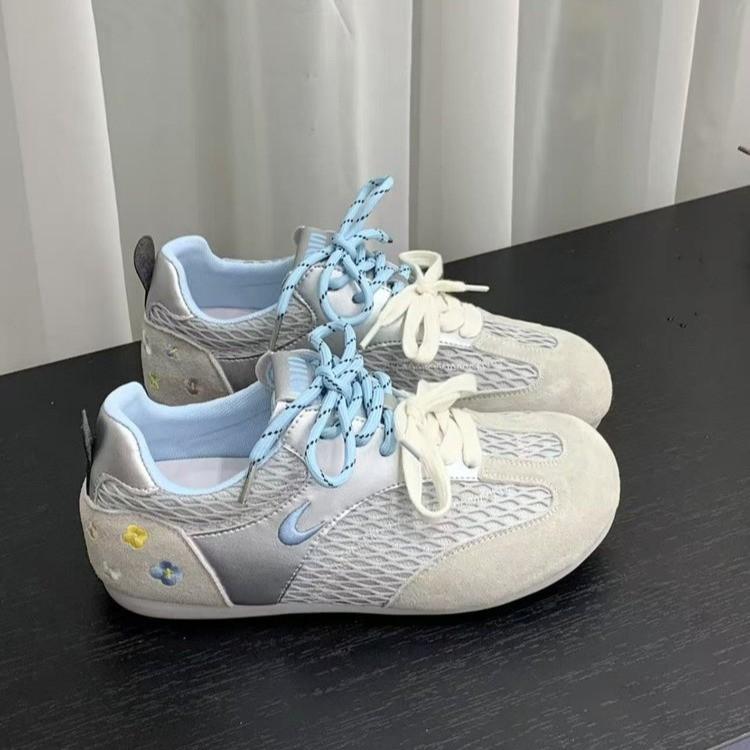 Mesh lace-up little white shoes women's 2025 summer new fashionable versatile comfortable retro breathable student casual board shoes