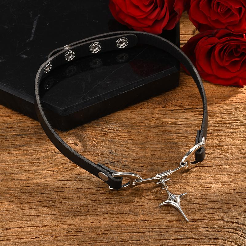 Punk Y2K Style Star Pendant Choker Necklace for Women Men, Vintage Charm PU Leather Collar Necklace, Party Gothic Jewelry Gift