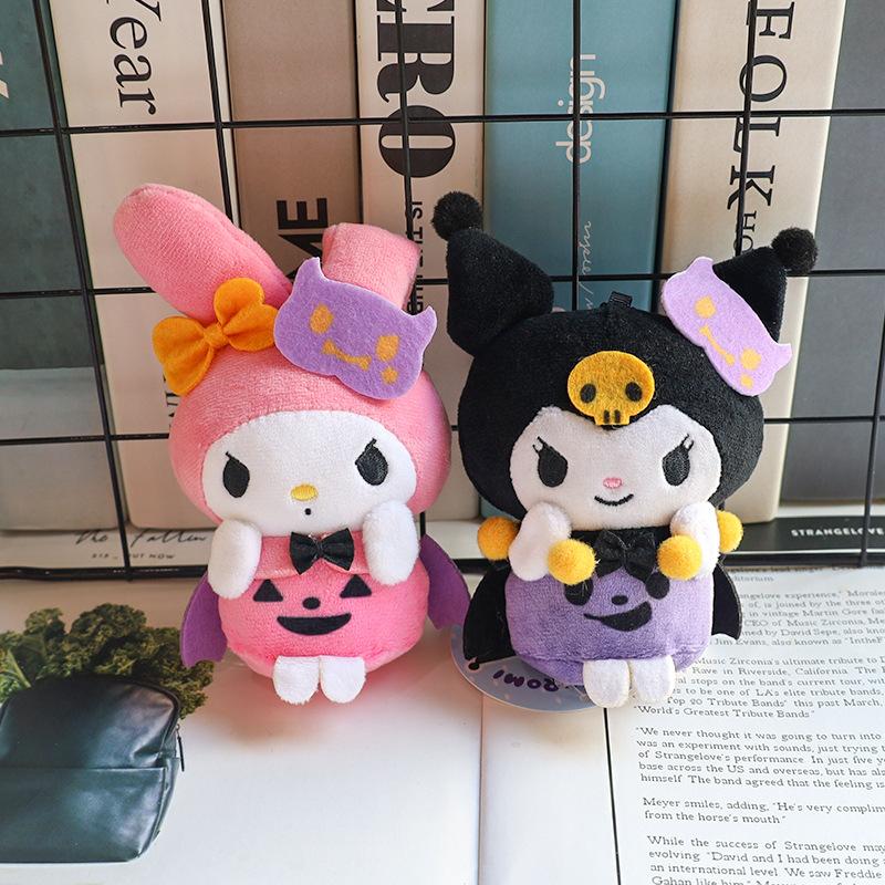 Bambola di Hello Kitty per Halloween Cinnamoroll Kuromi Kawaii Peluche Fantasma Ciondolo Portachiavi Accessori per Borsa Regali di Compleanno Giocattoli di Halloween