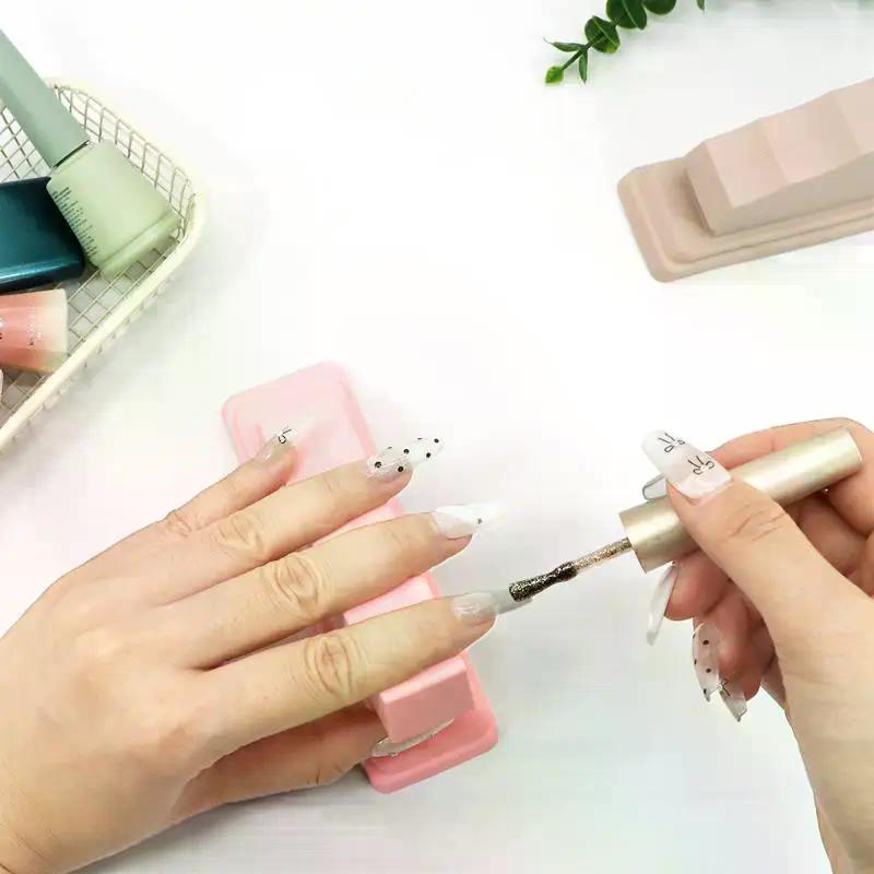 1 PCS Soft Silicone Nail Art Finger Support Stand Rest Holder for Gel Polish 3D Painting Drawing Coating Nail Salon Accessories