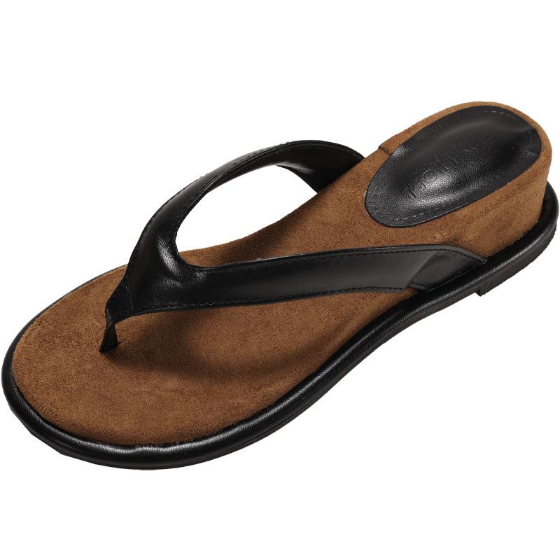 Popular black retro flip-flop heels slippers women's 2025 new summer wear with skirt non-slip French sandals