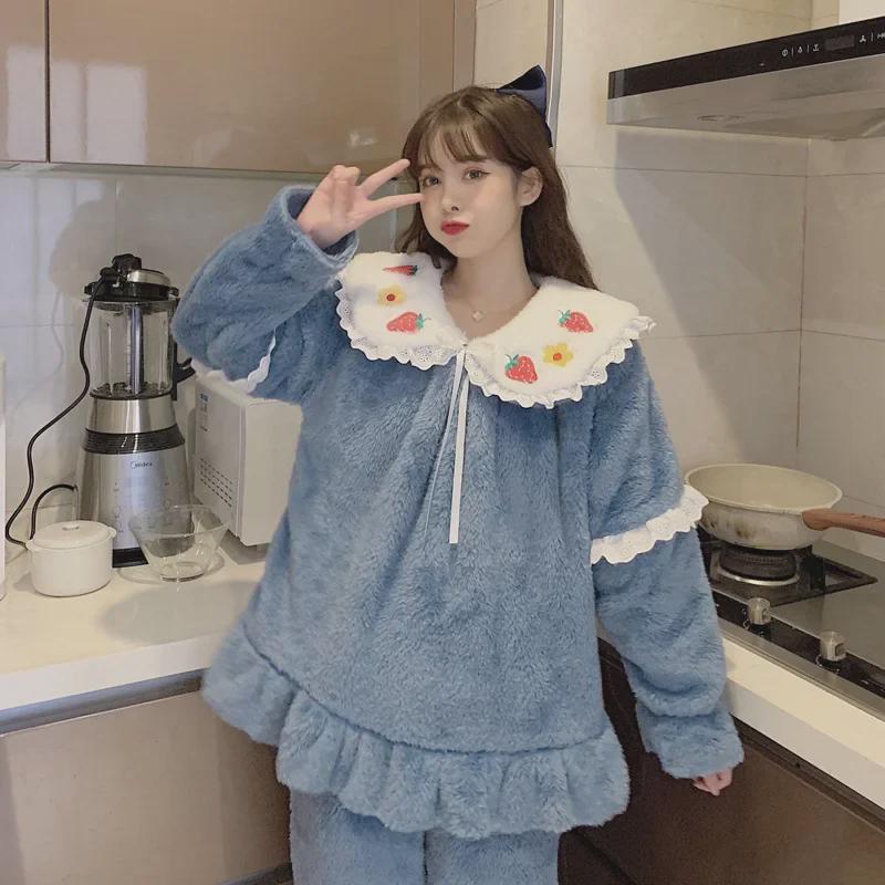 

Strawberry Princess Flannel Pajamas for Women - Cute, Warm, Long-Haired Plush Lapel Sleepwear.
