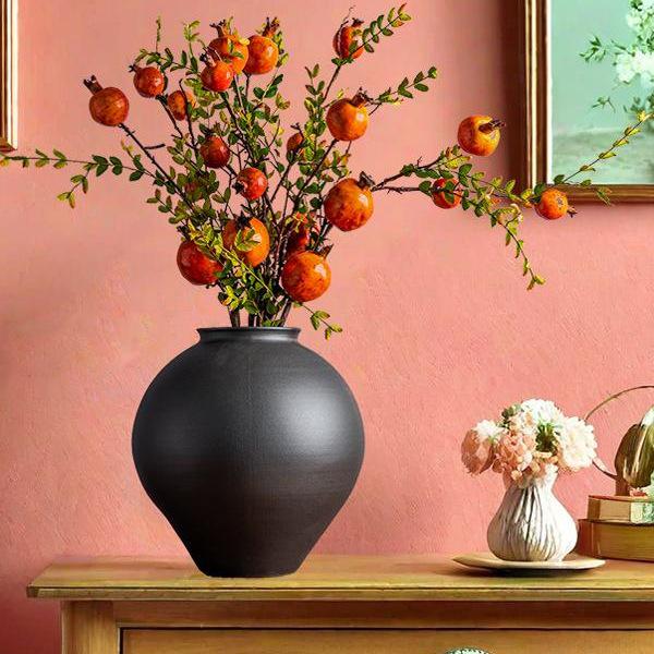 Jingdezhen Ceramic Vase: Retro Chinese Pottery for Living Room or Dining Table Flower Arrangements.