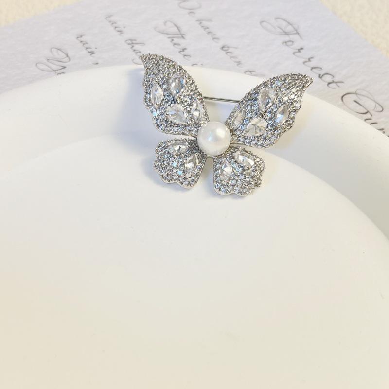 Elegant French Zircon Butterfly Brooch - Ultra-Sparkling & Versatile Fashion Pin