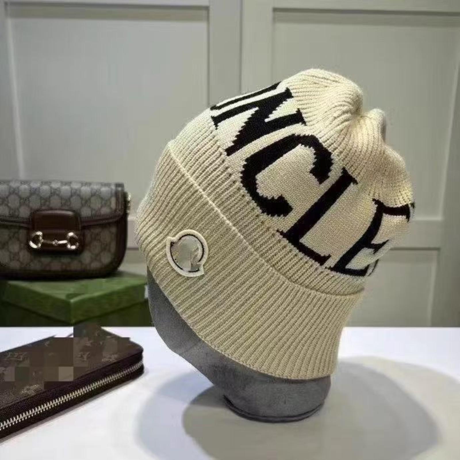 

Зимова в язана шапка, Зимова тепла шапка One Size