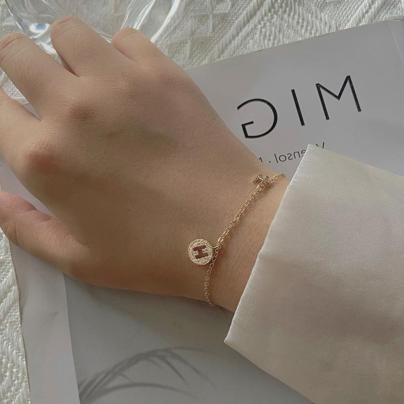 Micro-Inlaid Zircon Round Letter H Bracelet for Women, Summer Korean Style,Simple Niche Jewelry Bracelet