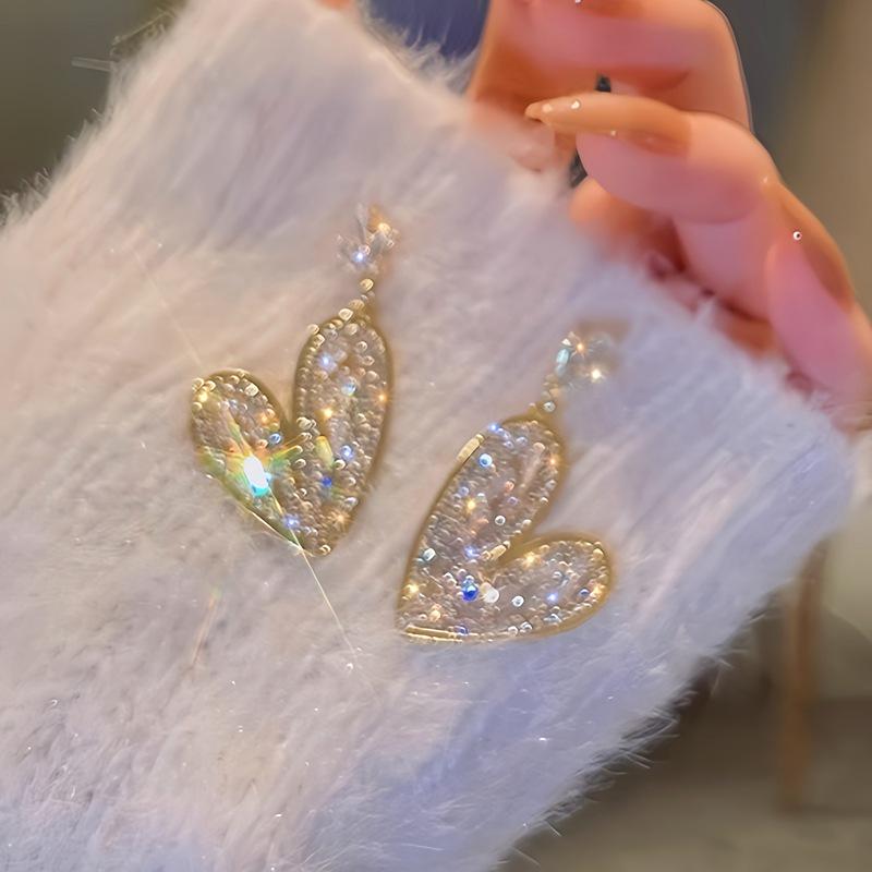 Elegant Hollow Heart Earrings for Women - Chic and Unique Statement Fashion Jewelry