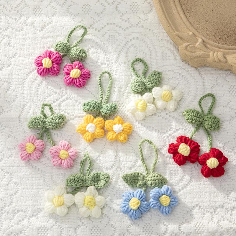 Crochet Flower Keychain Lily Of The Valley Orchid Pendants Car Hanging Decoration Wedding Gift for Guests Knitted Flower Gift