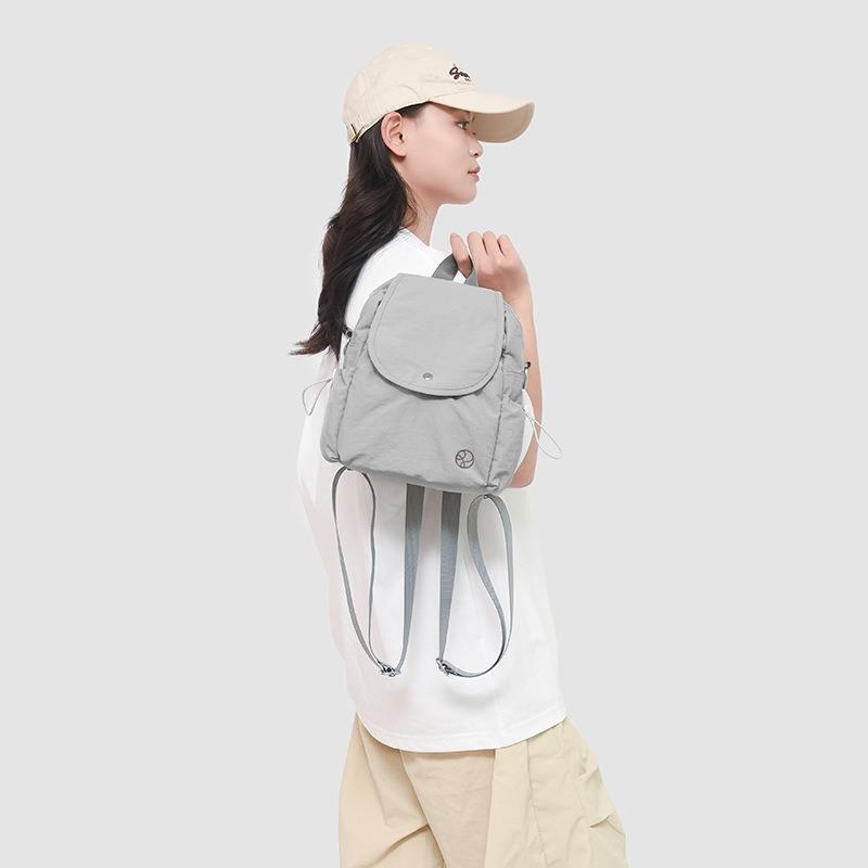Small Backpack Women's New Lightweight Cloth Bag To Work Commuting Leisure Sports Travel Backpack