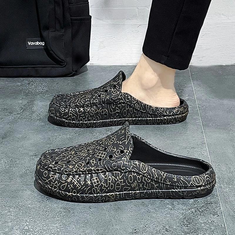 Fashion Hole Slippers for Men Outdoor Flat Sandals Man Beach Summer Sale Y2k Designer Luxury Eva Pvc Casual Trend 2025 Mascullino Shoes