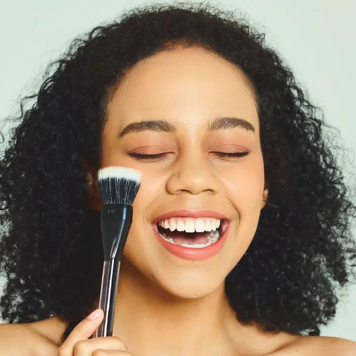 007 Highlighter Brush