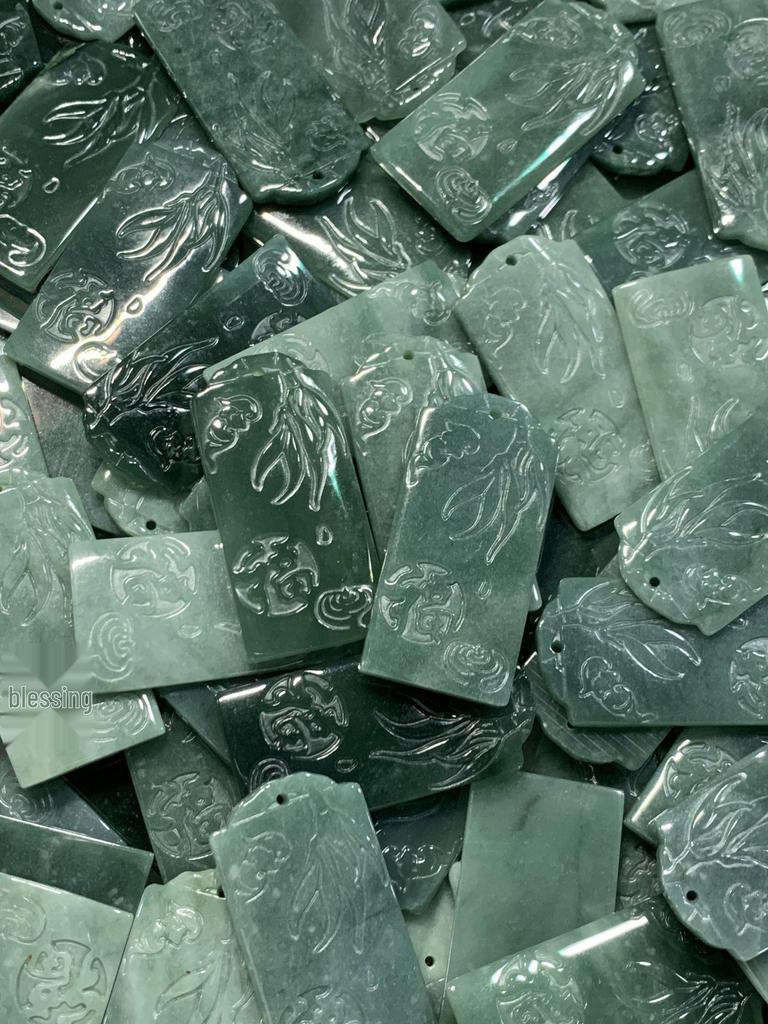 Naturalny Jadeit Klasy A Niebieska Woda Karta Błogosławieństwa Wielu Tematów Wachlarz Wisiorek