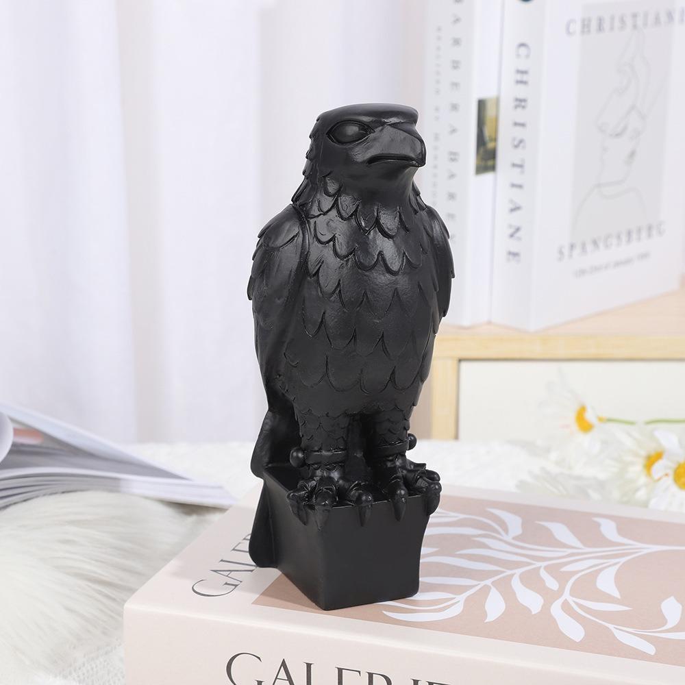 Realistic Hawk Desk Ornament Resin Crafts Falcon Statue Durable Animal Sculpture  for Friends Gift