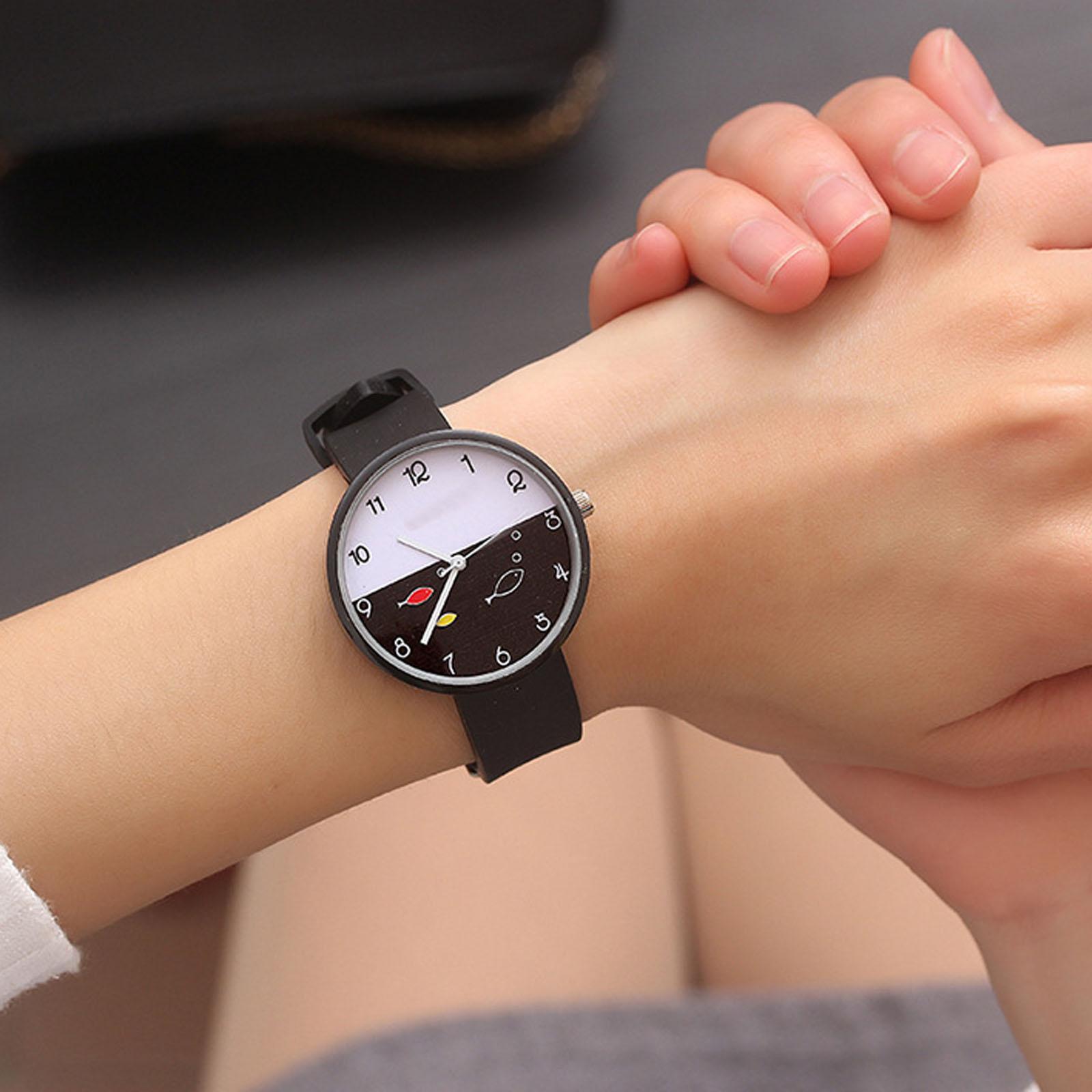 

Women Fashion Leather Watch One Size