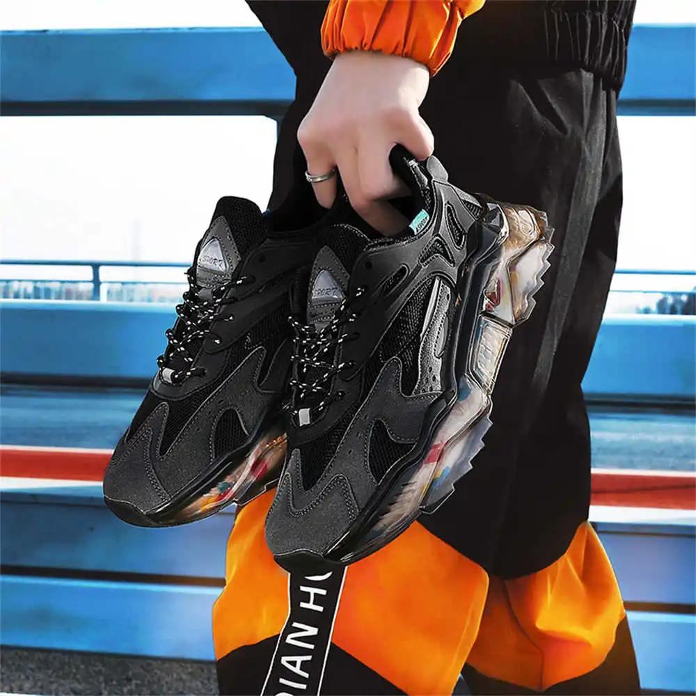 Frühling-Herbst Graue Sportschuhe zum Gehen Vulkanisierte Herrenschuhe Sneakers Schwarz Rot Herrenstiefel Kawaiis Chassure Bascket Boty