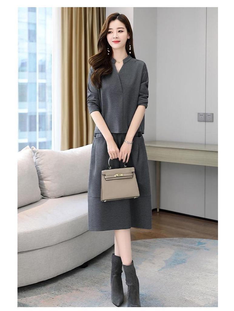 Women's Spring 2025 Fashion Slimming Two-Piece Dress Set - Stylish and Age-Reducing for Mature Women