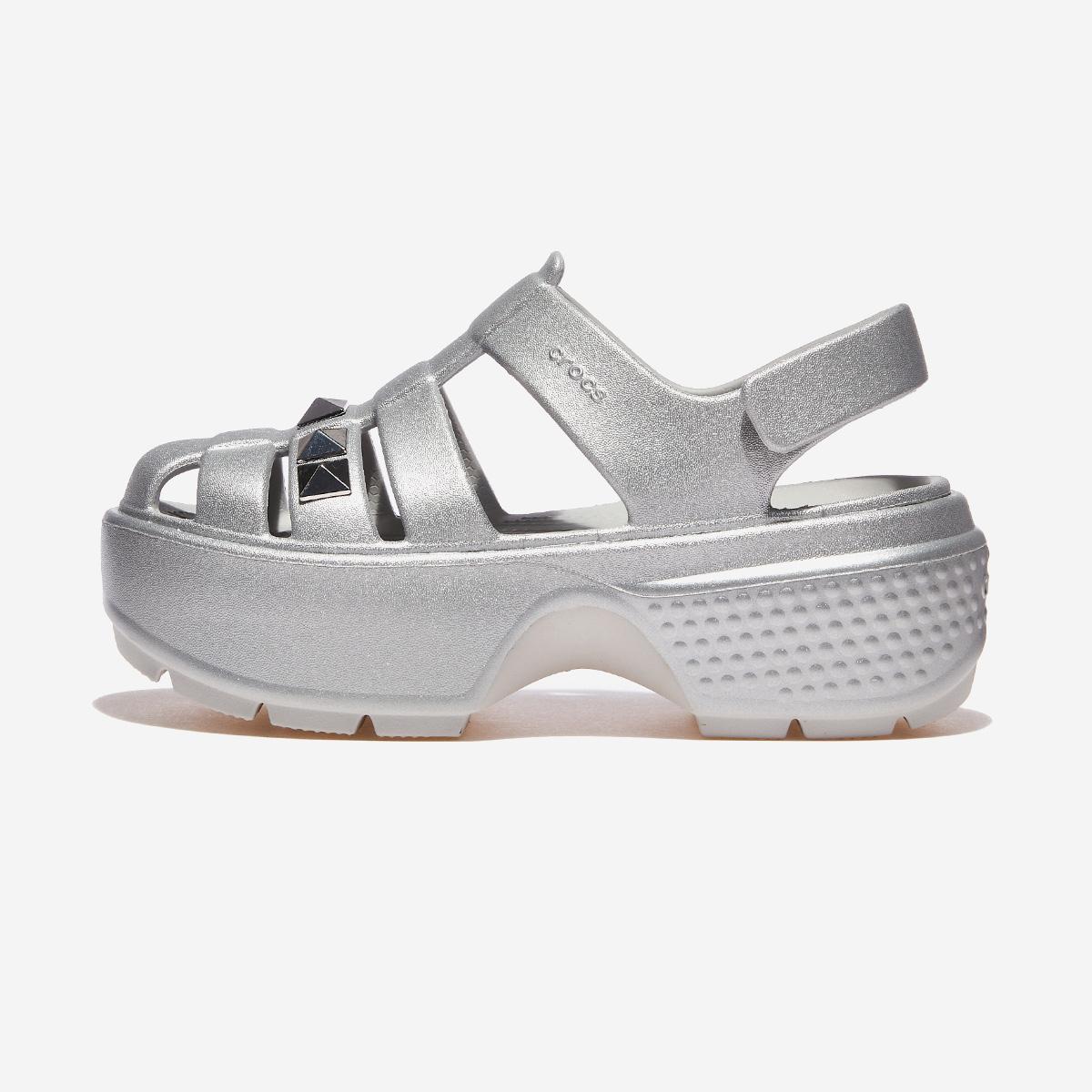 

[Crocs] Stomp stud metallic fisherman sandals, CRS210409, 1020107603, Popular Korean Shoes 220